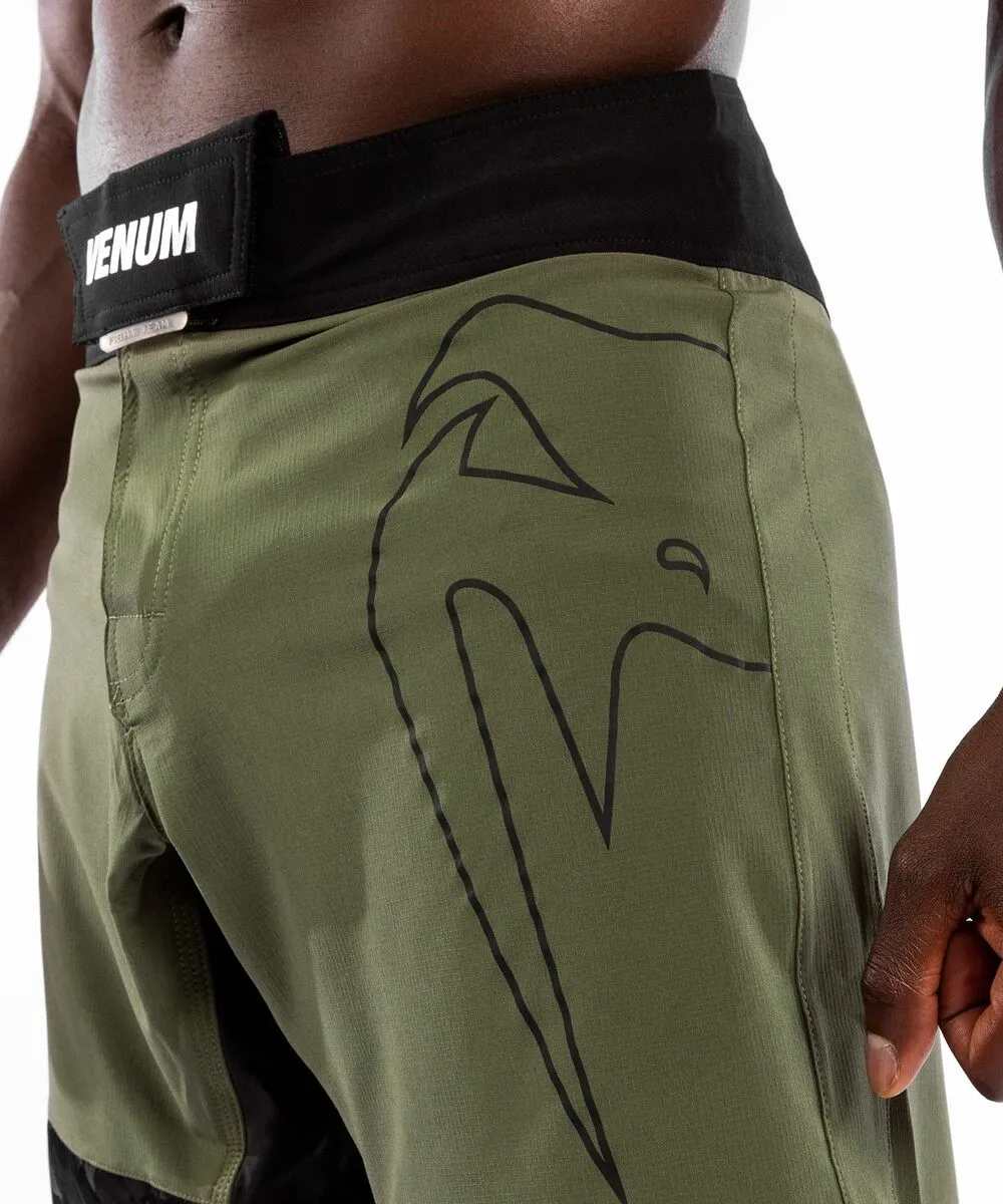 Venum Light 4.0 Fightshort - Khaki-Silver 7 Venum Light 4.0 Fightshort - Khaki-Silver - Image 5