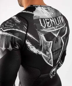 Venum GLDTR 4.0 (Gladiator) Rashguard - Long Sleeves -Training gear shop 19c2ce9b10ec3c655a588447b524f4c931821976 RASH LS GLADIATOR 4.0 BLACK WHITE 06