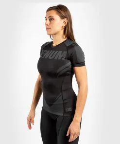 Venum ONE FC Impact Rashguard Short Sleeves Women - Black-Black -Training gear shop 27ea4ebb4a186b193781f8254e825e8a89d66b43 RASH SS ONEFC BLACK BLACK 02