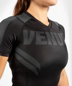 Venum ONE FC Impact Rashguard Short Sleeves Women - Black-Black -Training gear shop 39ec1964f027bd1070c487706dd4cd902c550ae8 RASH SS ONEFC BLACK BLACK 05