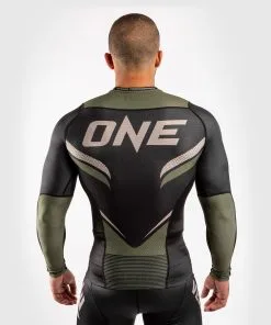 Venum One FC Impact Rashguard - Long Sleeves - Black-Khaki -Training gear shop 4b91a540831665030137a150f8ac8f50aaab6db2 RASH LS ONEFC IMPACT BLACK KHAKI 04