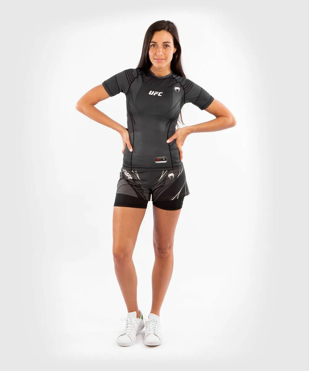 UFC Venum Authentic Fight Night Women's Rashguard - Black 7 UFC Venum Authentic Fight Night Women's Rashguard - Black - Image 5