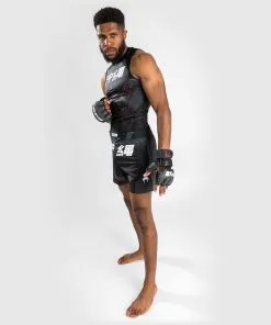 Venum Okinawa 3.0 Fightshorts - Black/Red 10 Venum Okinawa 3.0 Fightshorts - Black/Red -Training gear shop 54e6af91f4a2fbb2fe49eb6eece398f62f11b2af FS OKINAWA BLACK RED 01 1