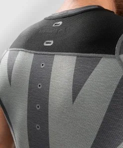 Venum Stone Rashguard - Shortsleeves Mineral Green -Training gear shop 57237552a4cfda736843e4ff7d13a5d1f149e537 RASH SS STONE MINERAL GREEN 07