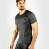 Venum GFit Rashguard - Short Sleeve, Grey/black 1 Venum GFit Rashguard - Short Sleeve, Grey/black -Training gear shop 5ebee0c56f76f68c959f406ec0aeeb3a9a1aa80b RASH SS GFIT GREY BLACK SD 03