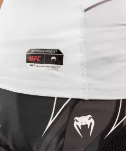 UFC Venum Authentic Fight Night Women's Rashguard - White 16 UFC Venum Authentic Fight Night Women's Rashguard - White -Training gear shop 7b35aa1eb6a7ba4156550dfd521fed15aea892d6 VNMUFC 00015 002 08