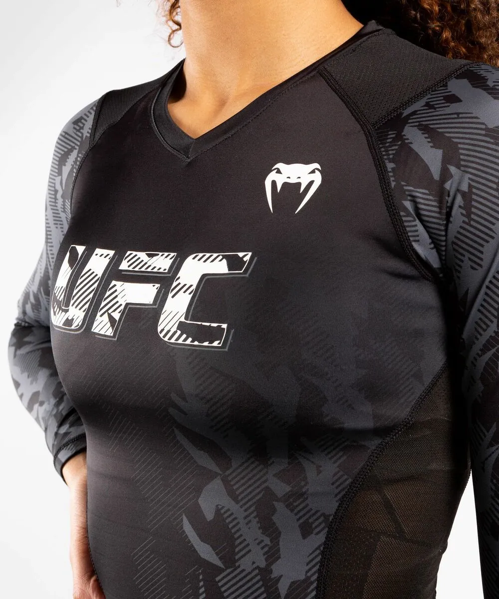 UFC Venum Authentic Fight Week Women's Performance Long Sleeve Rashguard - Black 6 UFC Venum Authentic Fight Week Women's Performance Long Sleeve Rashguard - Black - Image 4