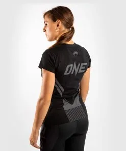 Venum ONE FC Impact T-shirt Women - Black-Black 12 Venum ONE FC Impact T-shirt Women - Black-Black -Training gear shop 9e5e960bddd3dc291ec88a07534beccdd8a7f114 TS ONEFC IMPACT BLACK BLACK 03
