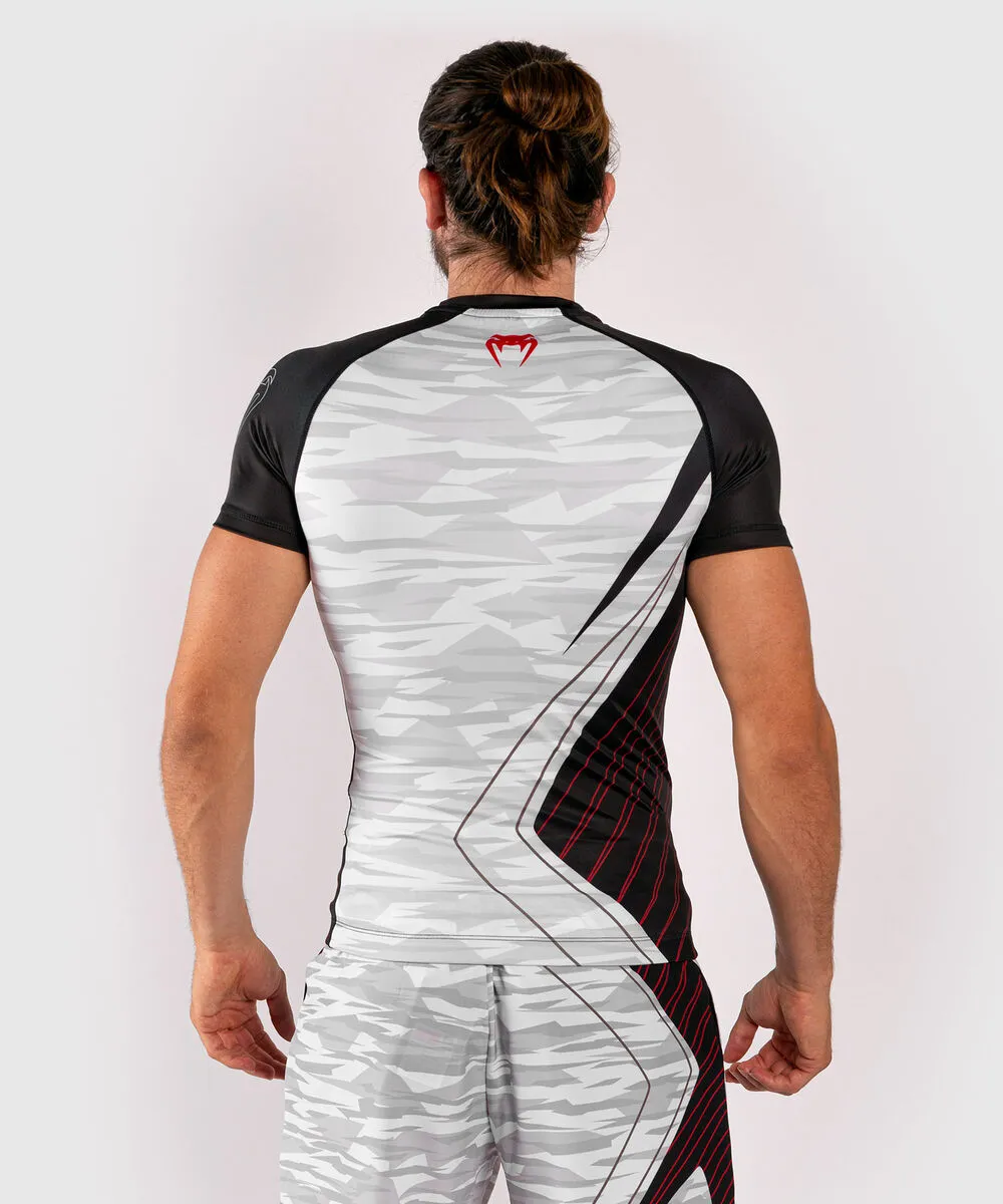 Venum Contender 5.0 SS Rashguard 9 Venum Contender 5.0 SS Rashguard - Image 7