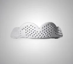 SISU Guard Sisu Max 2.4 Mouth Guard -Training gear shop Sisu20Max202.420mouthguard20hammassuoja20snow20white20valkoinen