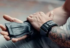 Versa Gripps Xtreme - Platinum -Training gear shop Versa Gripps Xtreme Platinum hands