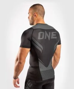 Venum One FC Impact Rashguard - Short Sleeves - Black-Black -Training gear shop a7f4401eafd9d38b519c2972bdf3d39e77c73e31 RASH SS ONEFC IMPACT BLACK BLACK 03