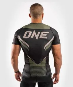 Venum One FC Impact Rashguard - Short Sleeves - Black-Khaki -Training gear shop b20a960870f49baf265e02074f7b6bfa0a6aeb83 RASH SS ONEFC IMPACT BLACK KHAKI 04