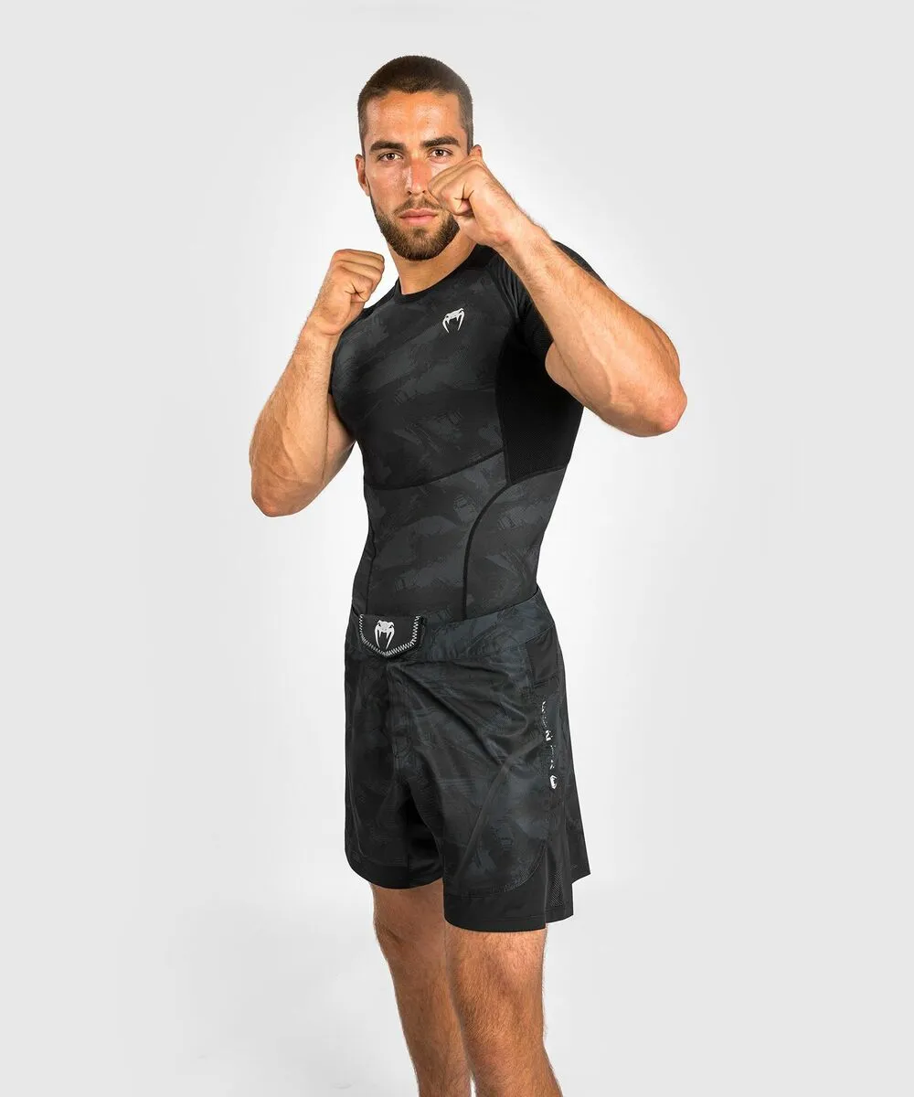 Venum Electron 3.0 Rashguard - Shortsleeves Black 4 Venum Electron 3.0 Rashguard - Shortsleeves Black - Image 2