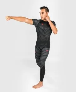 Venum Phantom Rashguard - Shortsleeves Black/Red