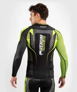 Venum Training Camp 3.0 Rashguard Long Sleeves -Training gear shop c36cc1408590ee41833e636b4c845c39f1551ca5 RASH LS VTC3.0 BLACK NEOYELLOW 04