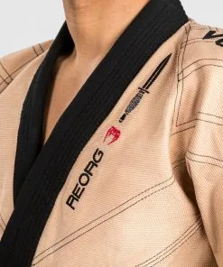 Venum Reorg BJJ Gi - Sand 15 Venum Reorg BJJ Gi - Sand -Training gear shop c847d756d1e6dc10ff75bf15a2c5ab15df6348b5 KIMONO REORG BEIGE 15