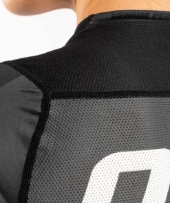 Venum ONE FC Impact Rashguard Short Sleeves Women - Grey-Black 16 Venum ONE FC Impact Rashguard Short Sleeves Women - Grey-Black -Training gear shop cfd07cf7465e8dc9a2721377de344dfb27ed6d9c RASH SS ONEFC BLACK YELLOW 10