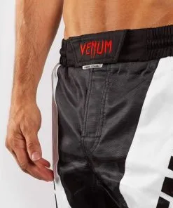 Venum Bandit Fightshorts -Training gear shop d0f8f3b587a7437711d67c6e165445f8d0c8d923 FIGHTSHORT BANDIT BLACK GREY SD 07