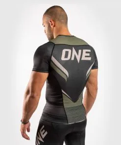 Venum One FC Impact Rashguard - Short Sleeves - Black-Khaki -Training gear shop e47b73f76ae4347926ae9f27167dd81b75c9c802 RASH SS ONEFC IMPACT BLACK KHAKI 03