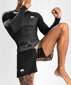 Venum Reorg Fightshorts - Black -Training gear shop e4b46a2a2694ce736bff4f6e80cb4e9d06e40efa SHORT REORG BLACK 11