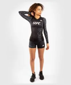 UFC Venum Authentic Fight Week Women's Performance Long Sleeve Rashguard - Black 17 UFC Venum Authentic Fight Week Women's Performance Long Sleeve Rashguard - Black -Training gear shop e65b3bbb97c7ad1799c68052cd73e4866e50ec72 VNMUFC 00026 001 11