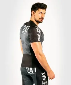 Venum Sky 247 Rashguard - Short Sleeve -Training gear shop ebb28a5512fb3eb3afe1b54da9e359f2d0de5b5b RASH SS SKY247 BLACK GREY SD 04