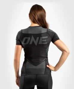 Venum ONE FC Impact Rashguard Short Sleeves Women - Black-Black -Training gear shop ed3376d086c083d17cce600ebe556294800ff992 RASH SS ONEFC BLACK BLACK 04