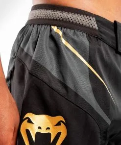 Venum Athletics Fightshorts - Black-Gold 12 Venum Athletics Fightshorts - Black-Gold -Training gear shop f0d1238f1a30d9883d64a72287bc12b4a7f85d48 FS ATHLETICS BLACK GOLD 09