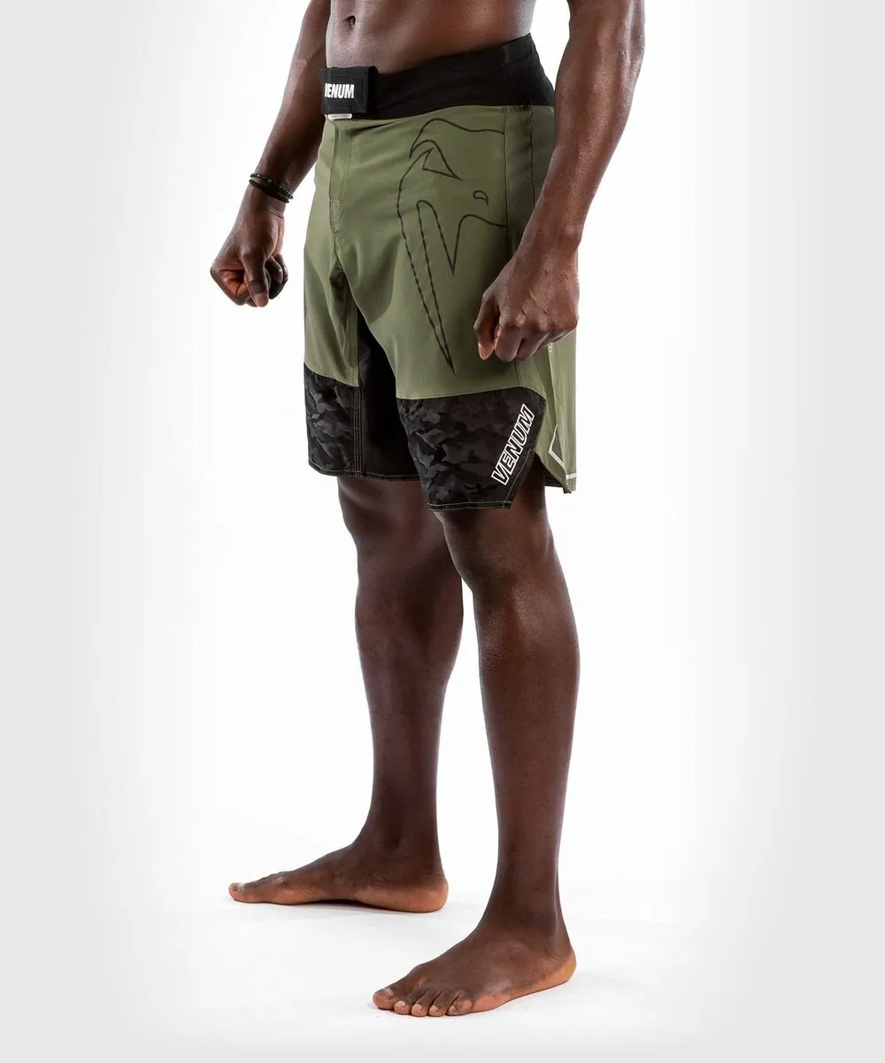 Venum Light 4.0 Fightshort - Khaki-Silver 5 Venum Light 4.0 Fightshort - Khaki-Silver - Image 3