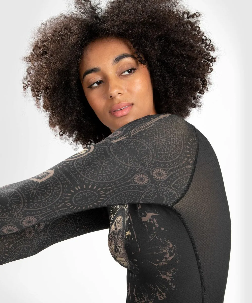Venum Santa Muerte Dark Side Women´s Rashguard (23) - Longsleeves Black/Brown 7 Venum Santa Muerte Dark Side Women´s Rashguard (23) - Longsleeves Black/Brown - Image 5