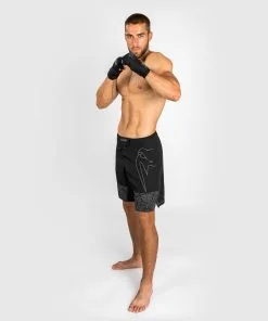Venum Reflective Light 4.0 Fightshorts - Black/Black -Training gear shop fs light4.0 black black 03