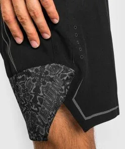 Venum Reflective Light 4.0 Fightshorts - Black/Black -Training gear shop fs light4.0 black black 11